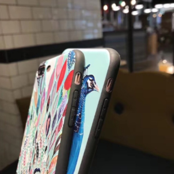 NEW iPhone 7/8 Peacock Soft TPU Case - Picture 4 of 5